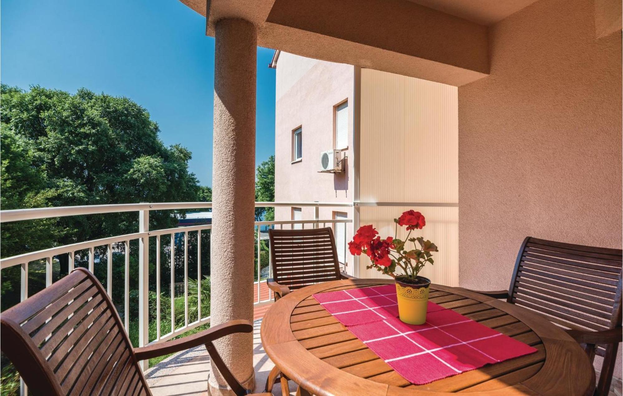 Cozy Apartment In Rijeka With Kitchen Экстерьер фото