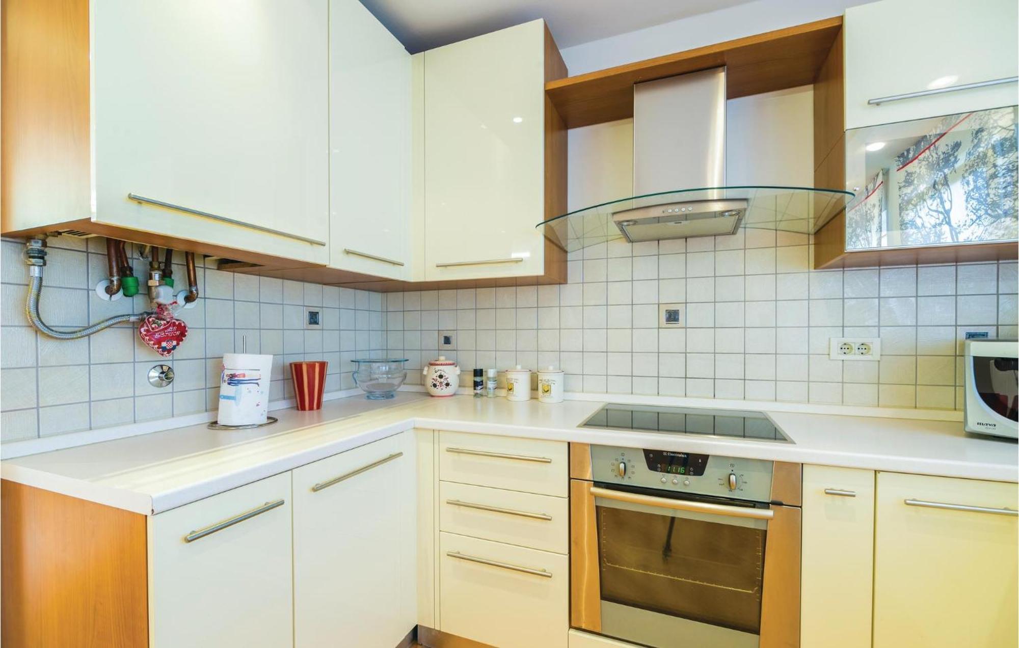 Cozy Apartment In Rijeka With Kitchen Экстерьер фото
