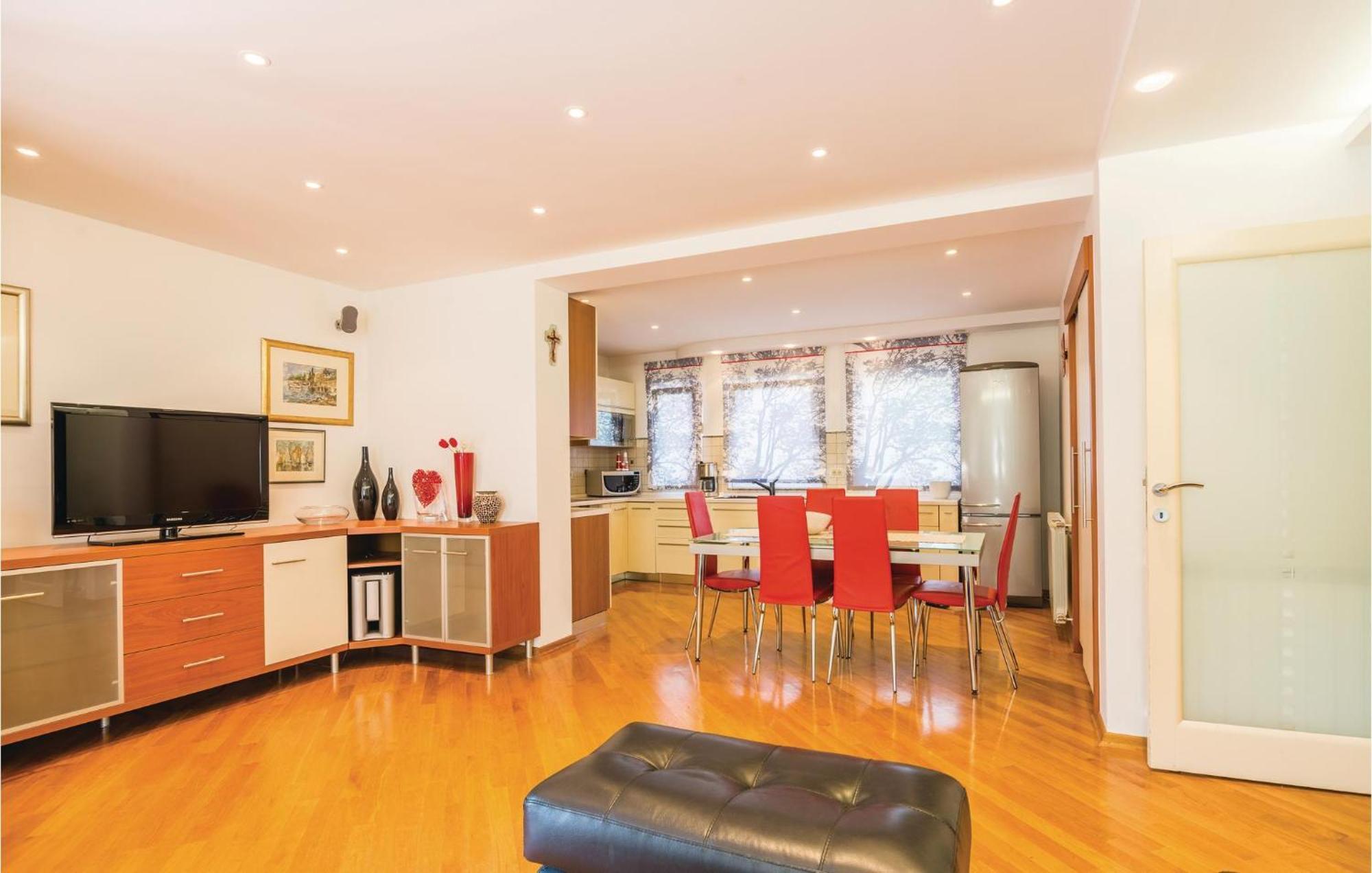 Cozy Apartment In Rijeka With Kitchen Экстерьер фото